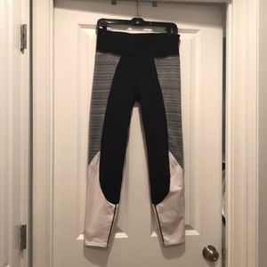 Athleta Powervita leggings. Size M.